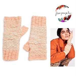 *Free People* Hand Warmer D12